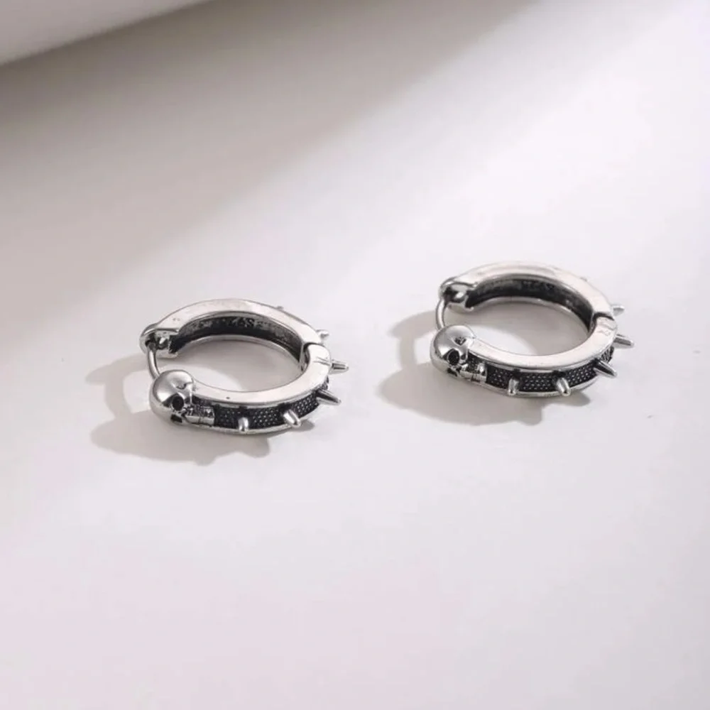 💀 Awesome Rustic Style Skeleton Skull Spiked Hoop Earrings 💀 - Picture 5 of 5